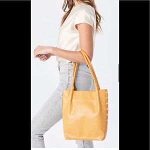 EUC Hammitt Oliver | Apricot Tan Snake/Brushed Gold | Med